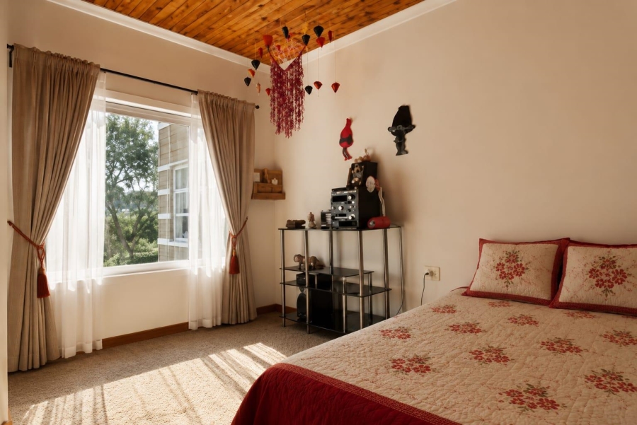 5 Bedroom Property for Sale in Ladybrand Free State